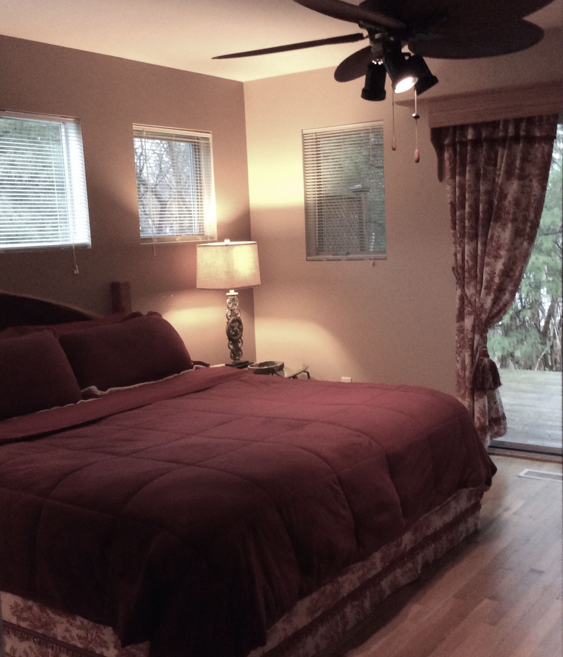 2 chambres, fer et planche à repasser, Wi-Fi, draps fournis