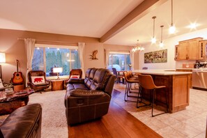 Smart-TV, Kamin, Videospiele, Stereoanlage