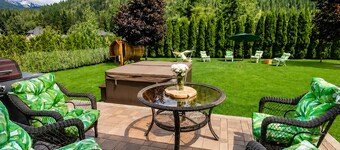 Barrel Sauna, HotTub, 2 Zero Gravity Massage Chairs, Powder Gong, Arcade & more