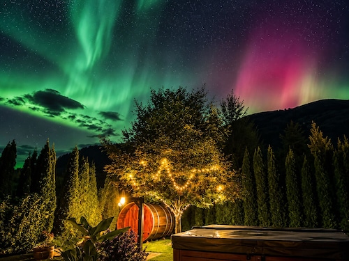 Barrel Sauna, HotTub, 2 Zero Gravity Massage Chairs, Powder Gong, Arcade & more