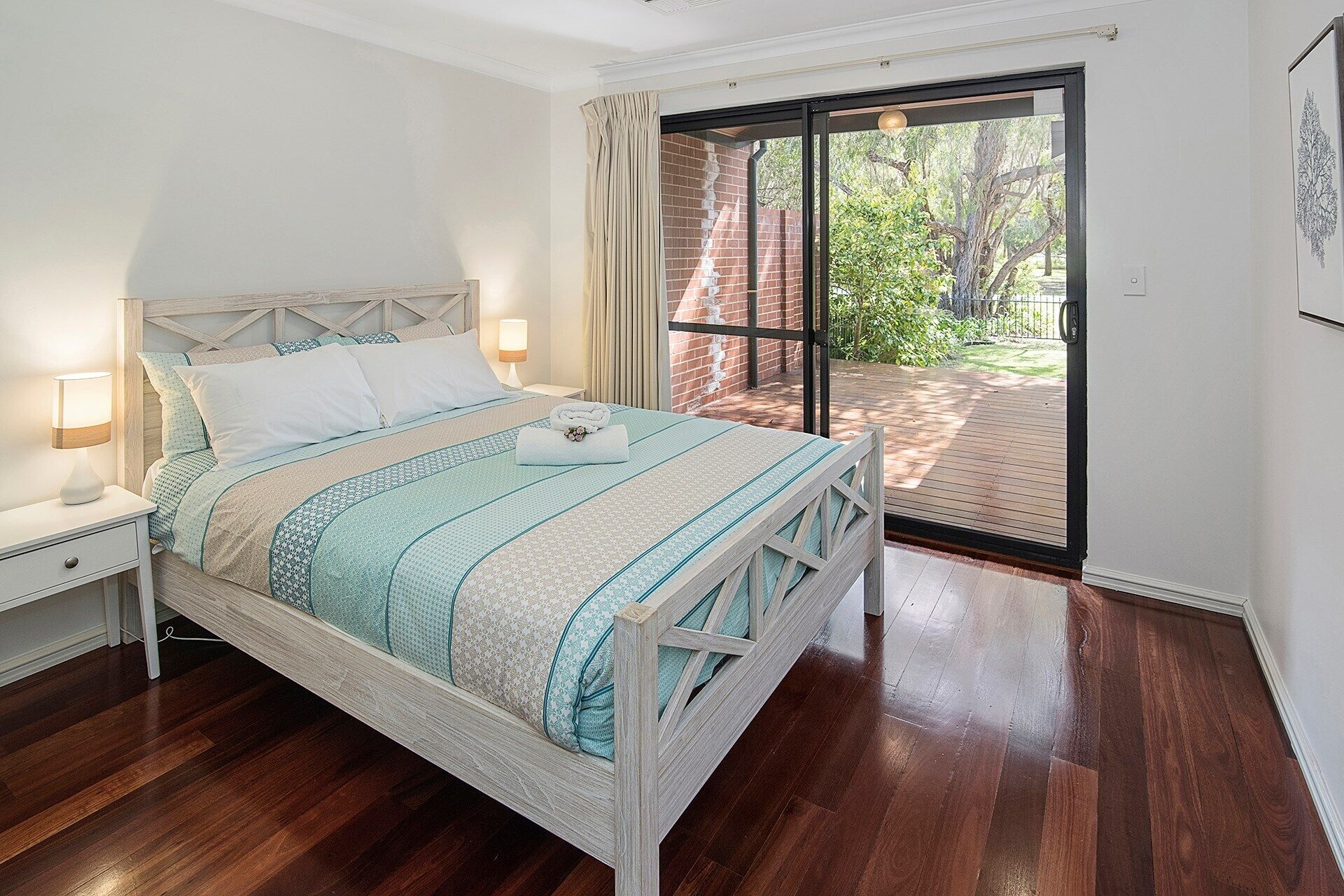 Away By The Bay- beach front- Ducted Heating/cooling — image 10