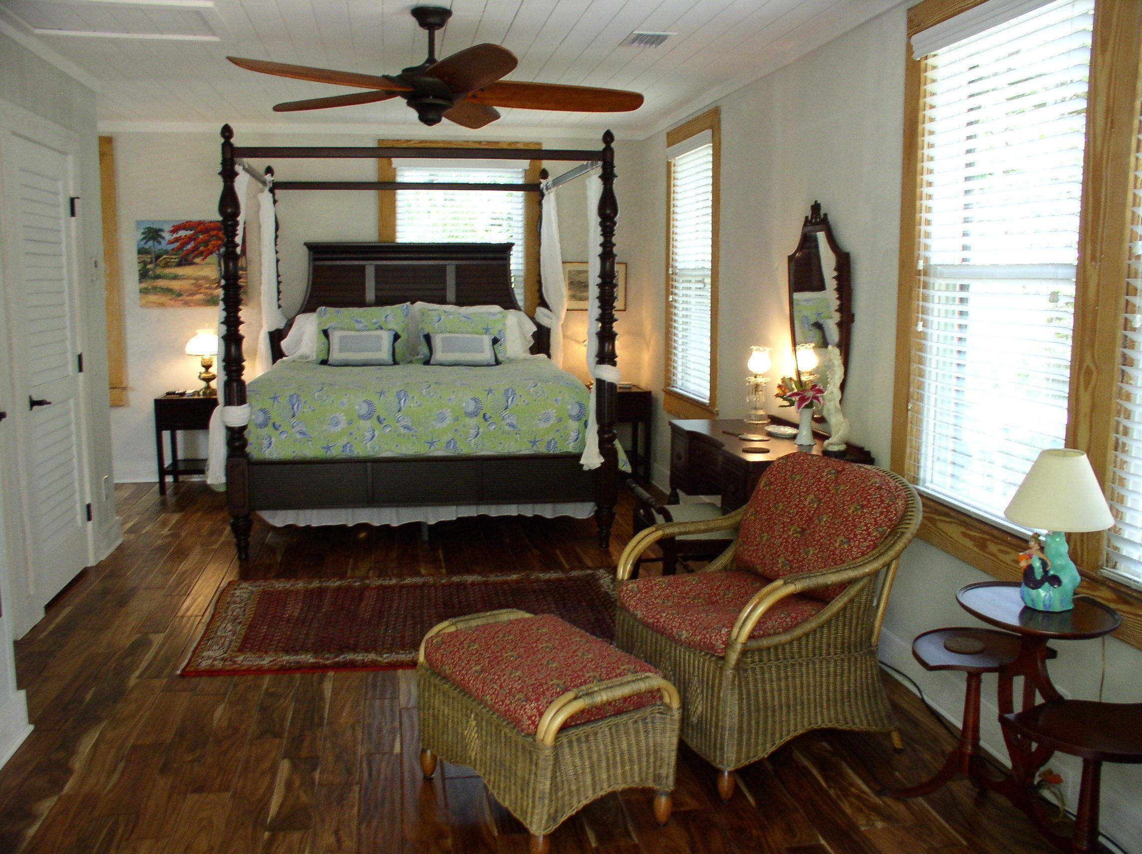 1 chambre, coffres-forts dans les chambres, fer et planche à repasser