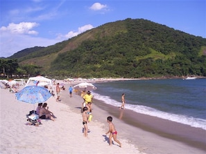 On the beach - Nice house just 330 feet away from the beach (São Sebastião)