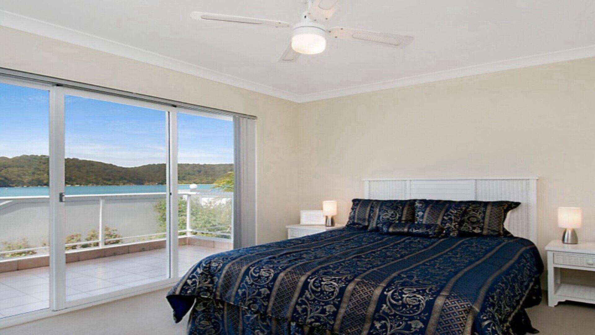 BY THE BEACH - WATERFRONT ETTALONG BEACH