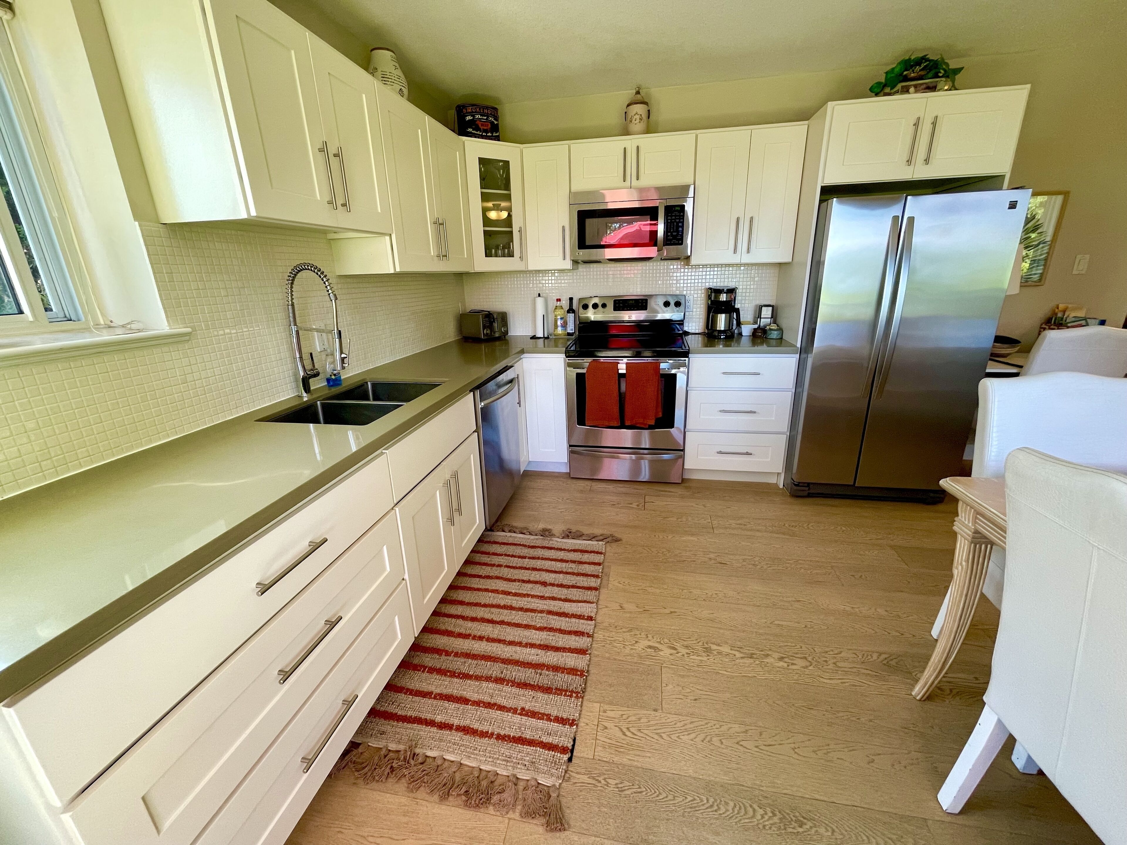 3 Bedroom Luxury Ocean View Garden Level Suite in Prestigious Area