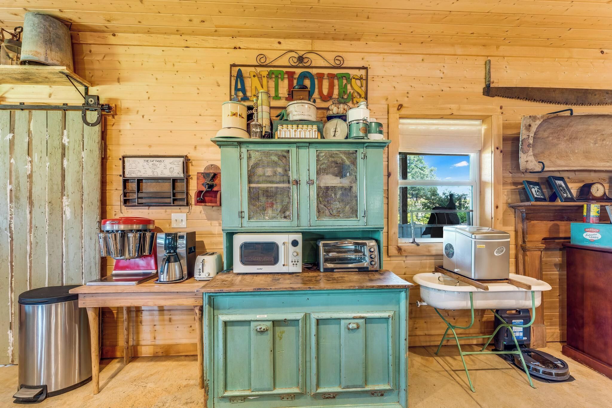 Relax & unwind while you experience the farm. NO Cleaning Fee!