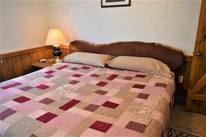 2 bedrooms, bed sheets - Maner Lodge getaway, views from 1 of highest elevation pts, BBQ, 30min FBG (Doss)