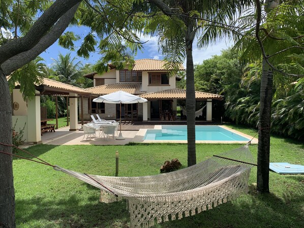 Innenpool, Außenpool