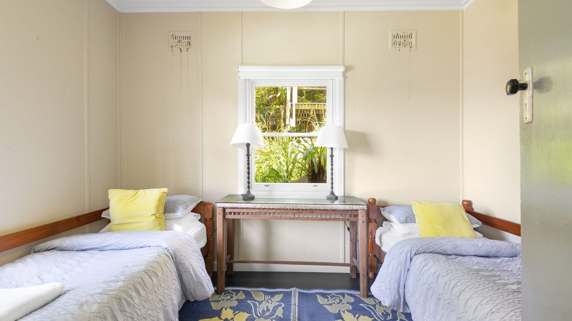 CORAL TREE COTTAGE by Palm Beach Holiday Rentals — image 13