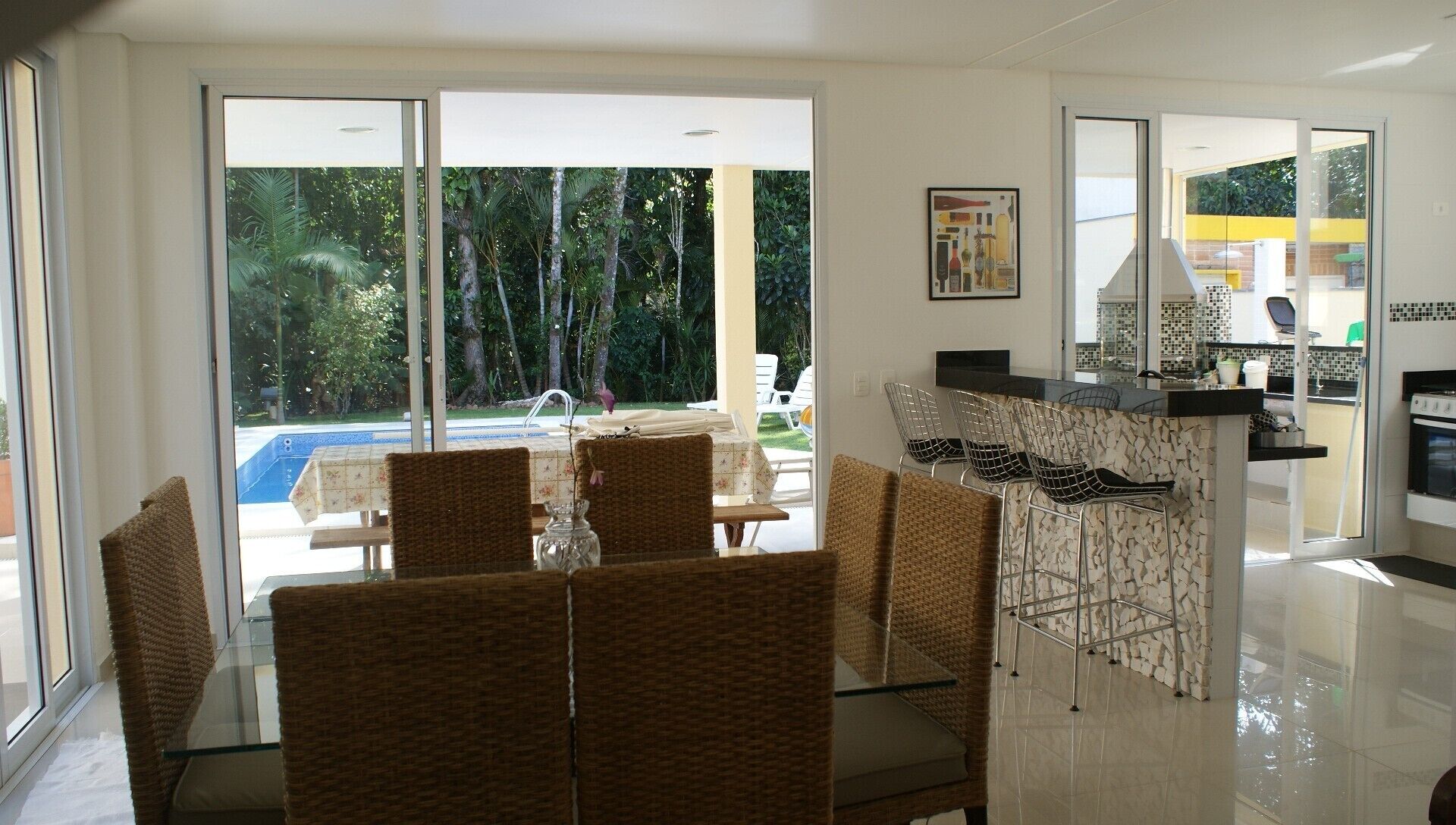  House in Riviera, beautiful green area, 04 suites, pool, barbecue 600 mts from the beach