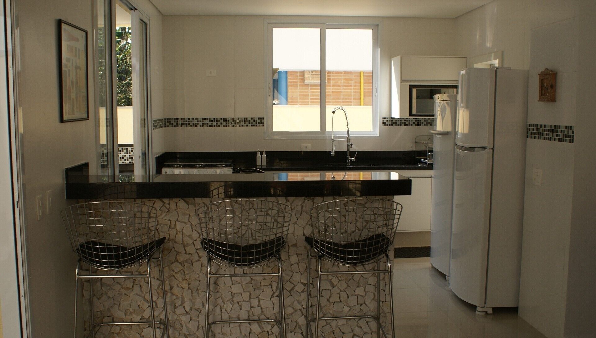  House in Riviera, beautiful green area, 04 suites, pool, barbecue 600 mts from the beach