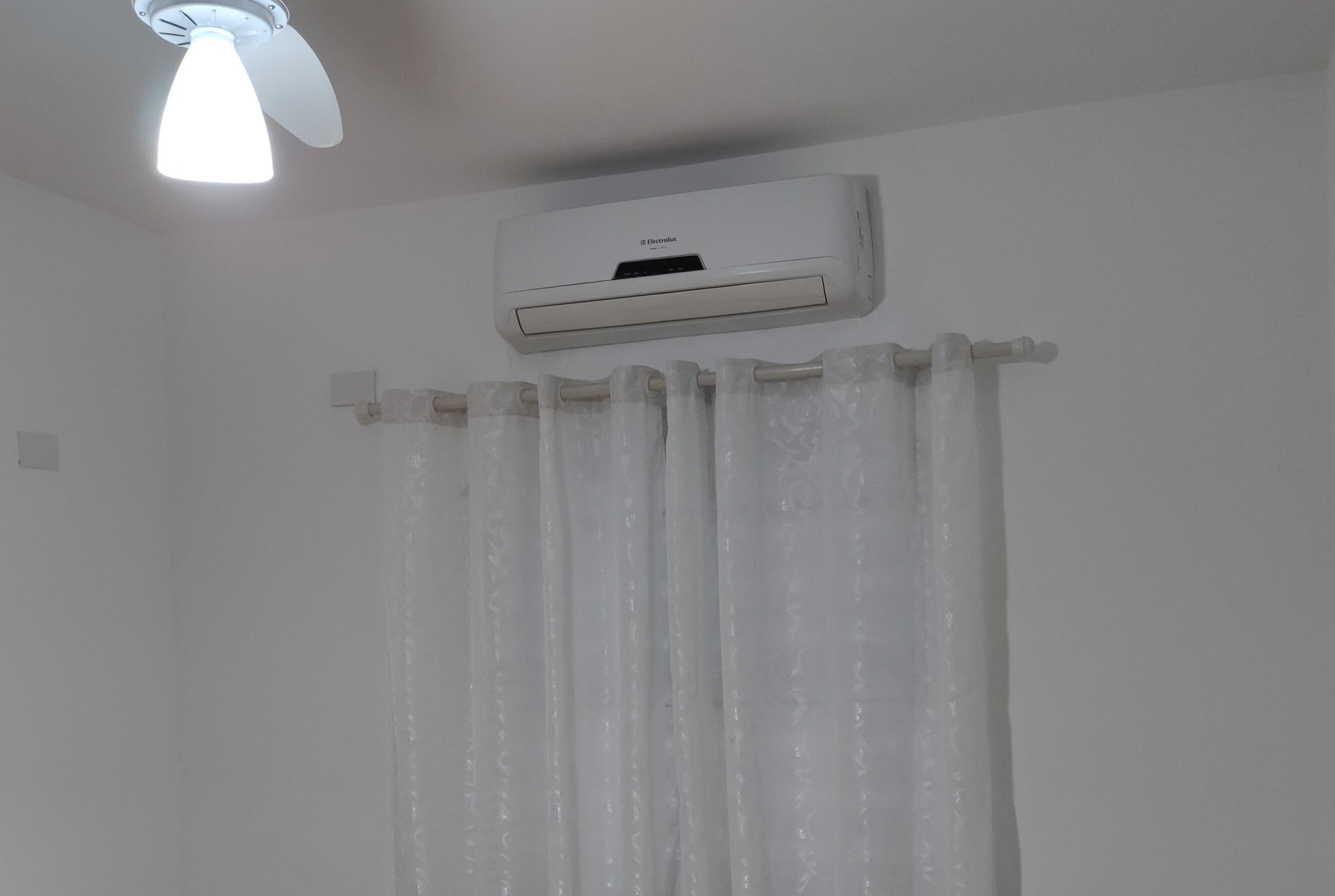 Cove - 8 guests - great location 