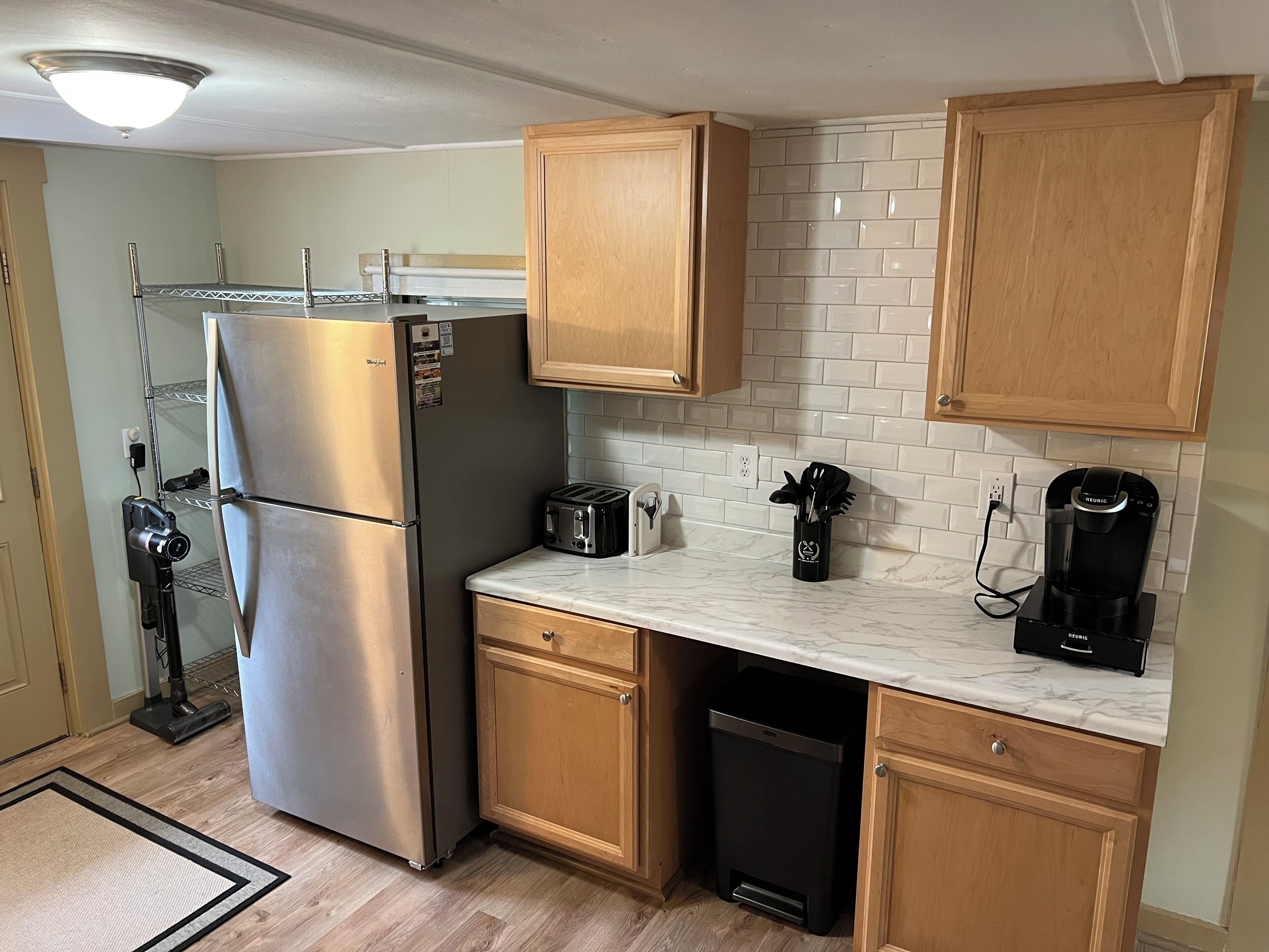 Great Point Judith location! Walk to Iggys, Aunt Carries! AC! Year round rental!