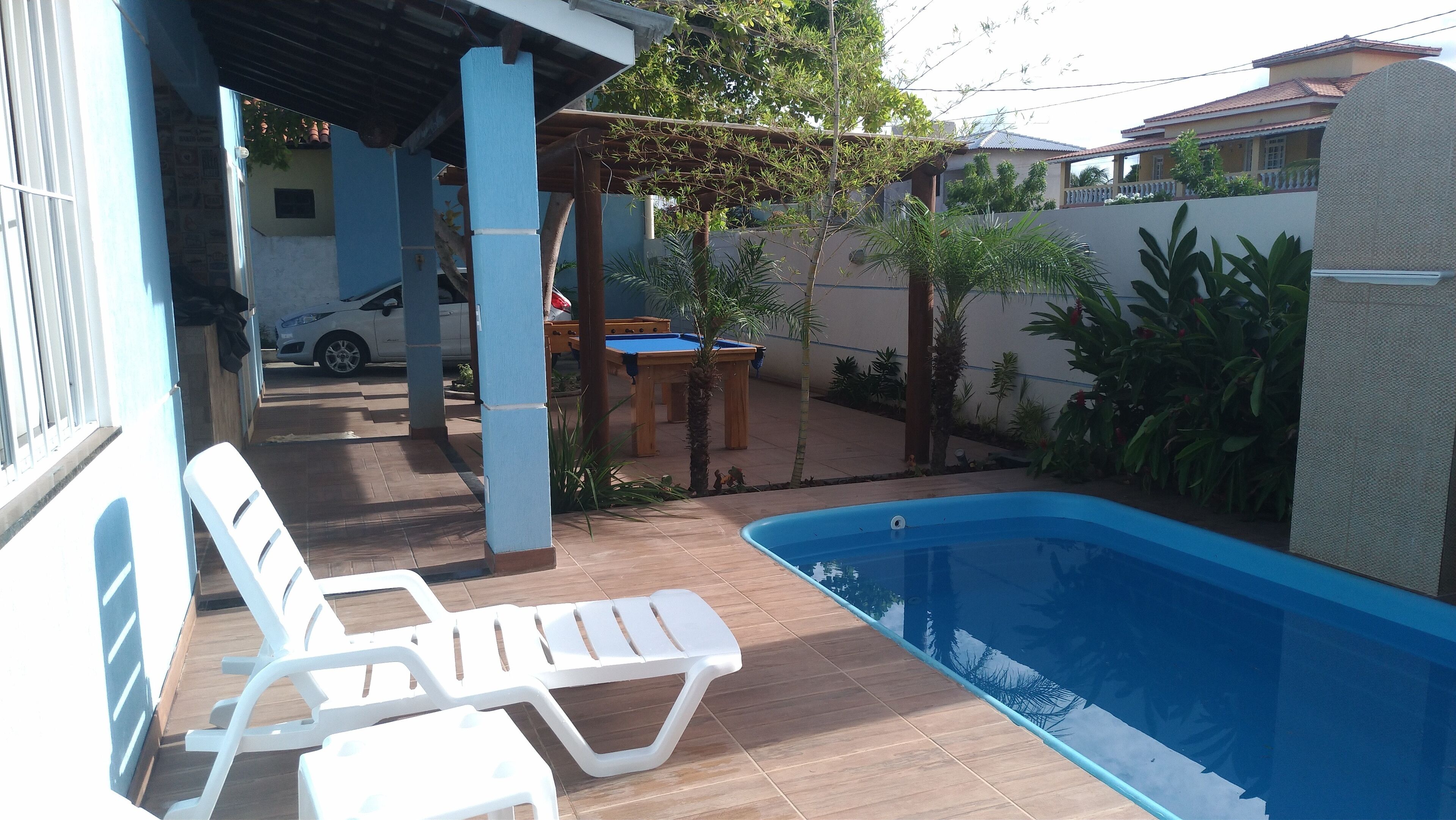 Beautiful house with 5 suites on the beach near Guarajuba in a gated community.