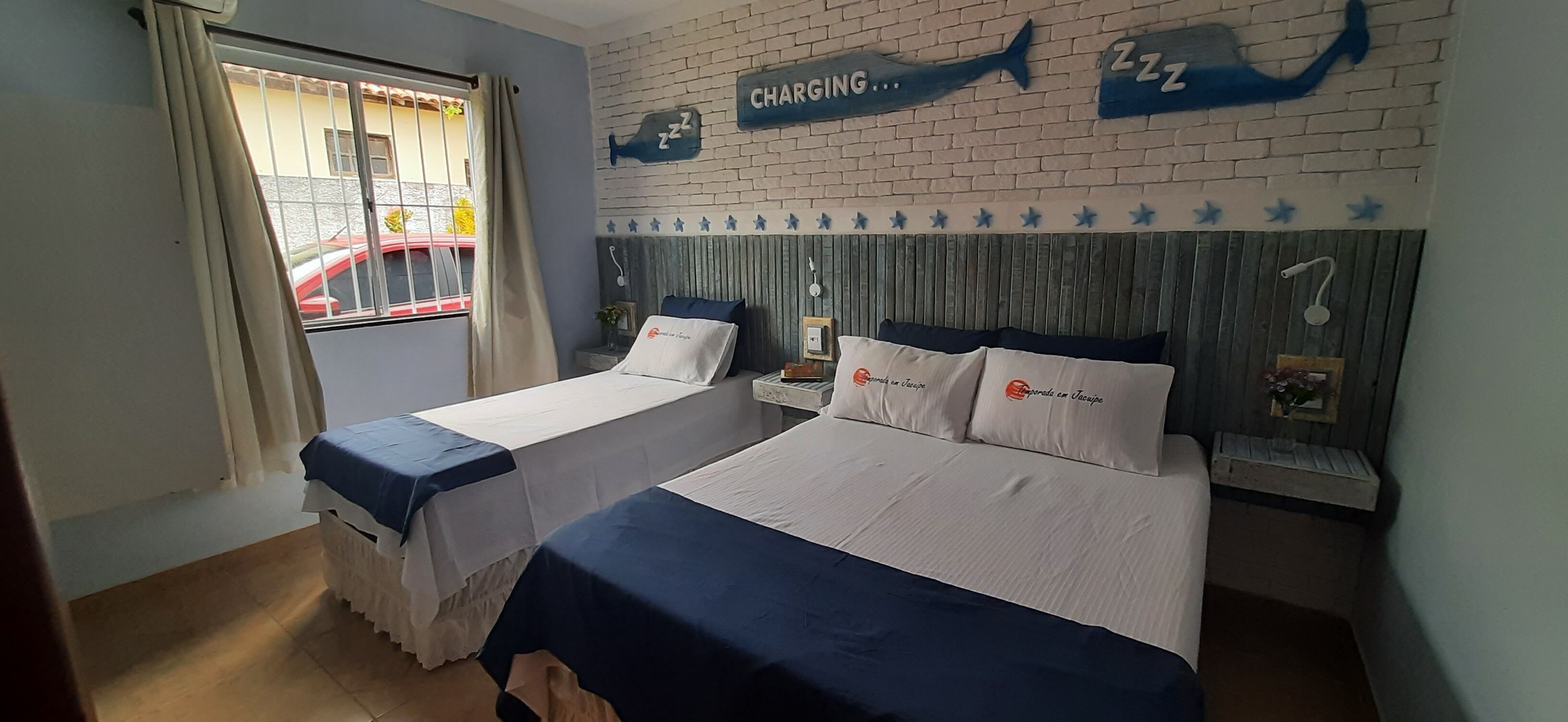 Beautiful house with 5 suites on the beach near Guarajuba in a gated community.