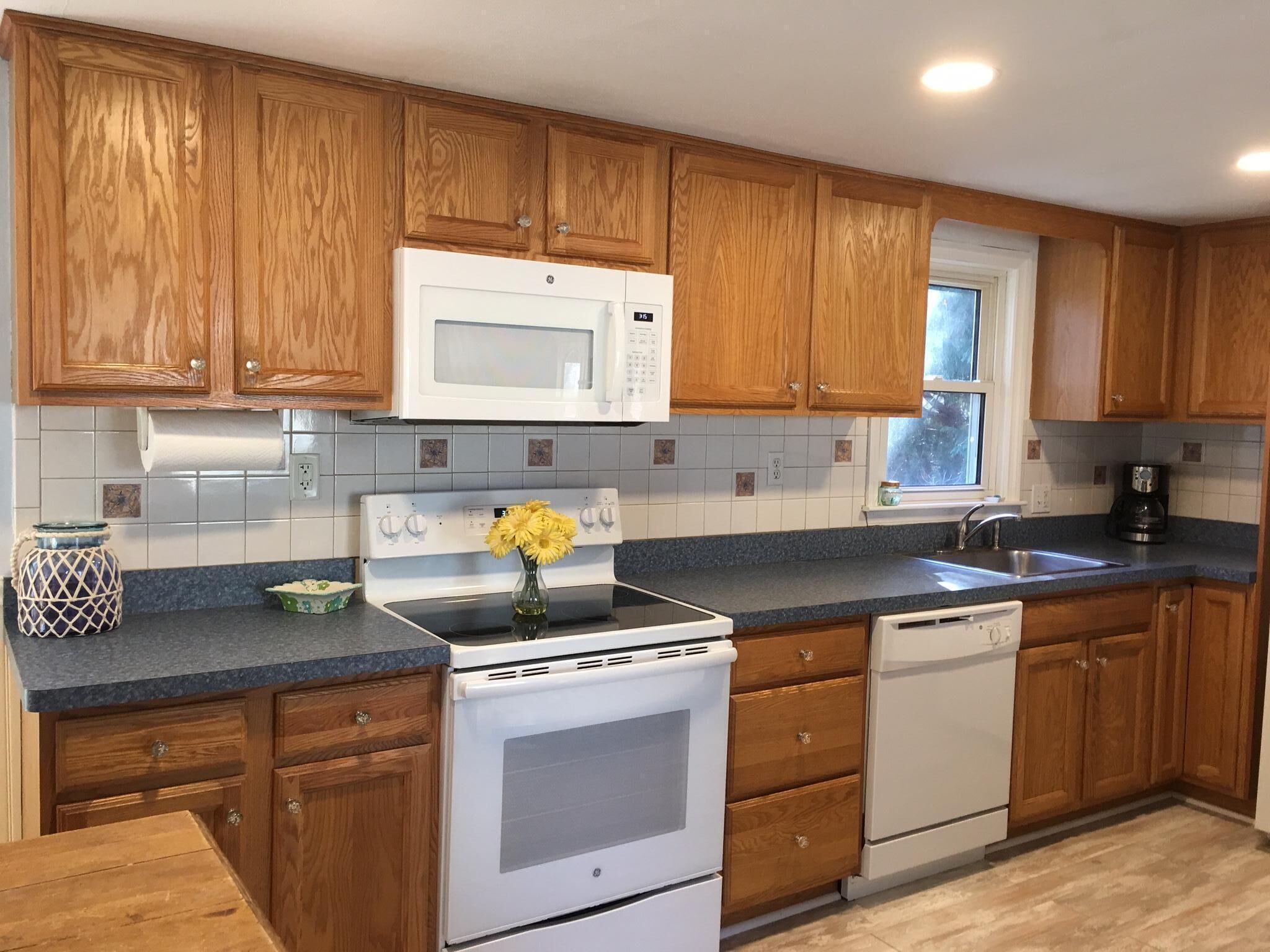 Beautiful 4 Bedroom Newly Remodeled Cape Paradise Rental