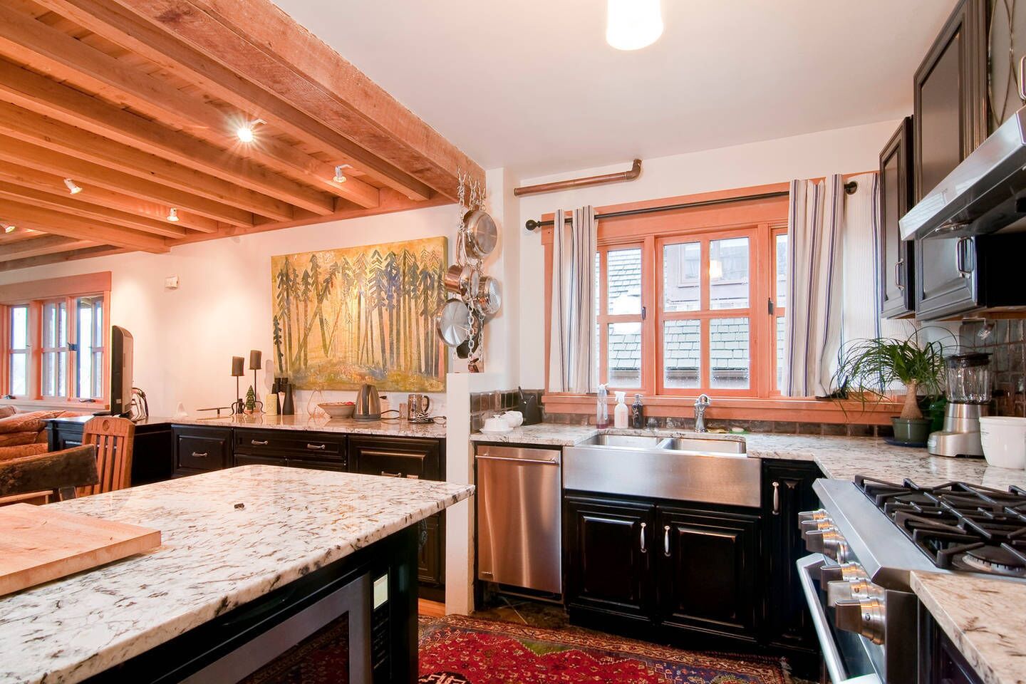 Unique Penthouse By The Beach