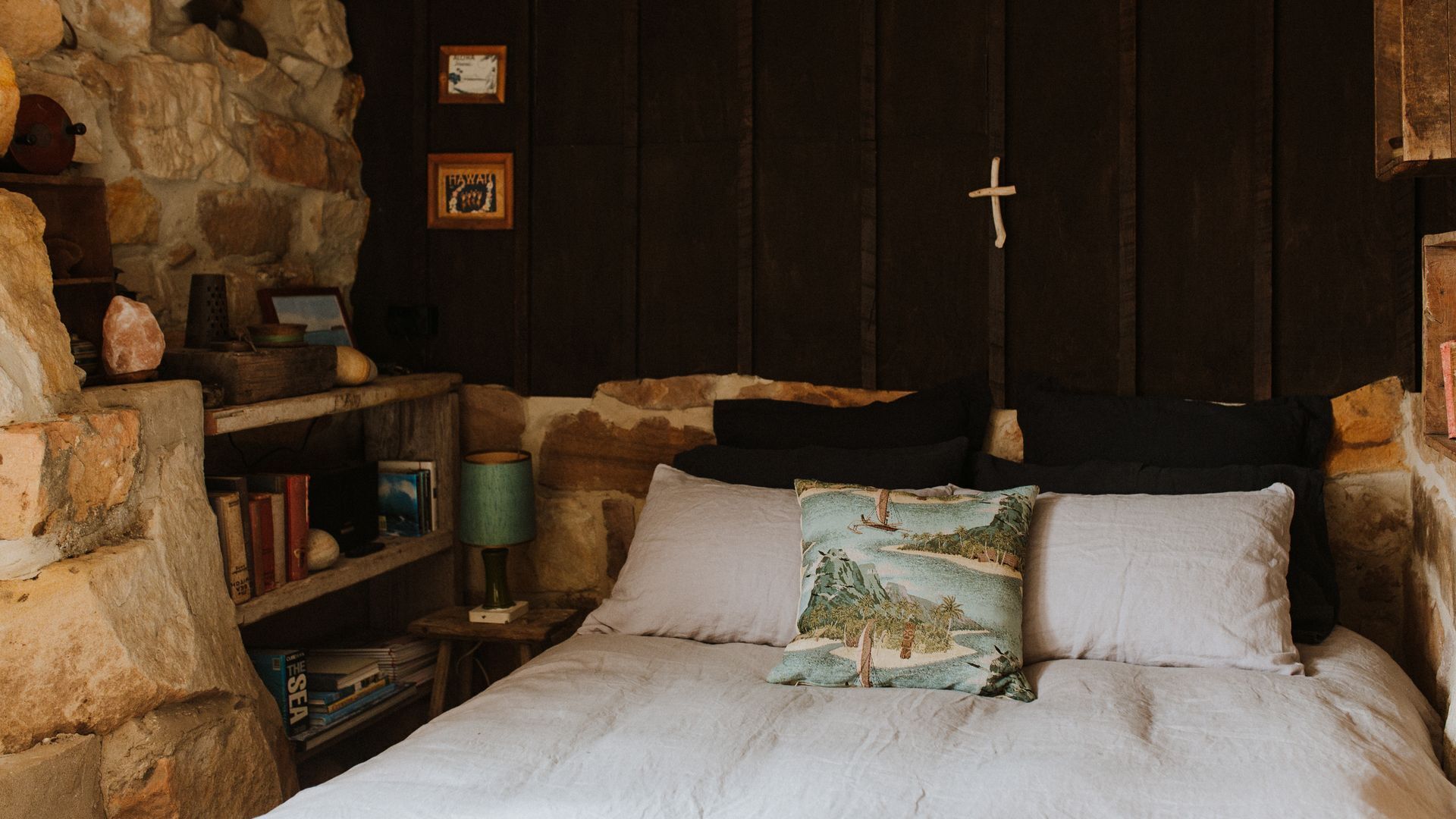 The Little Black Shack — image 14