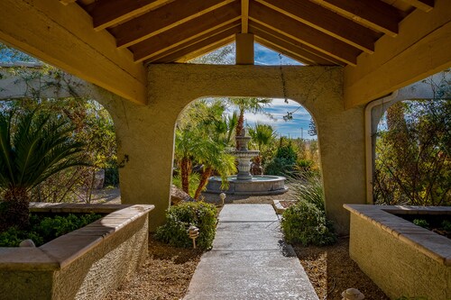 Modern Vegas Hot Tub Retreat • Pet Friendly • Near Strip • 10% Off January