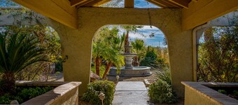 Villa privada Las Vegas: Oasis junto a la piscina, WiFi rápido, admite mascotas