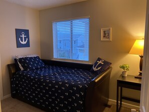 5 bedrooms, desk, iron/ironing board, travel cot