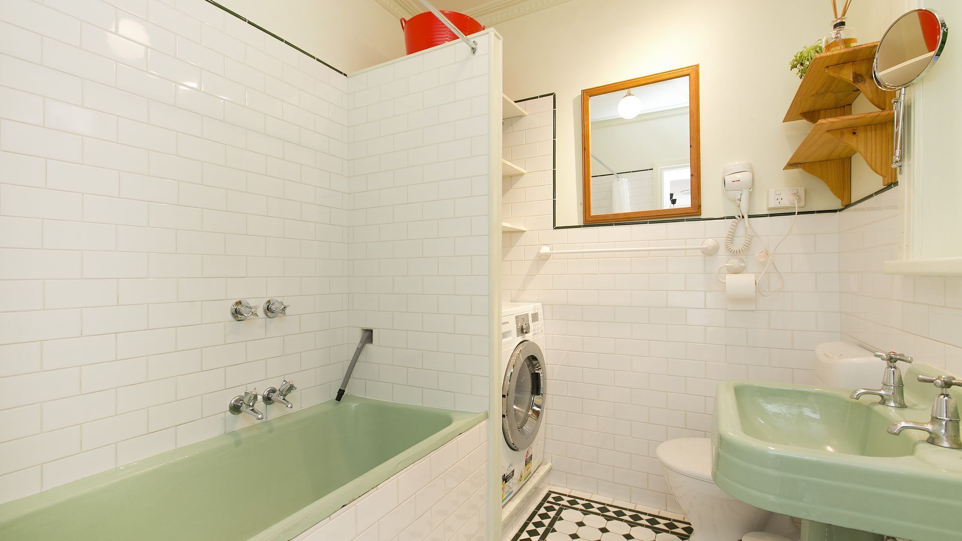 Wyndham Cottage St Kilda — image 11