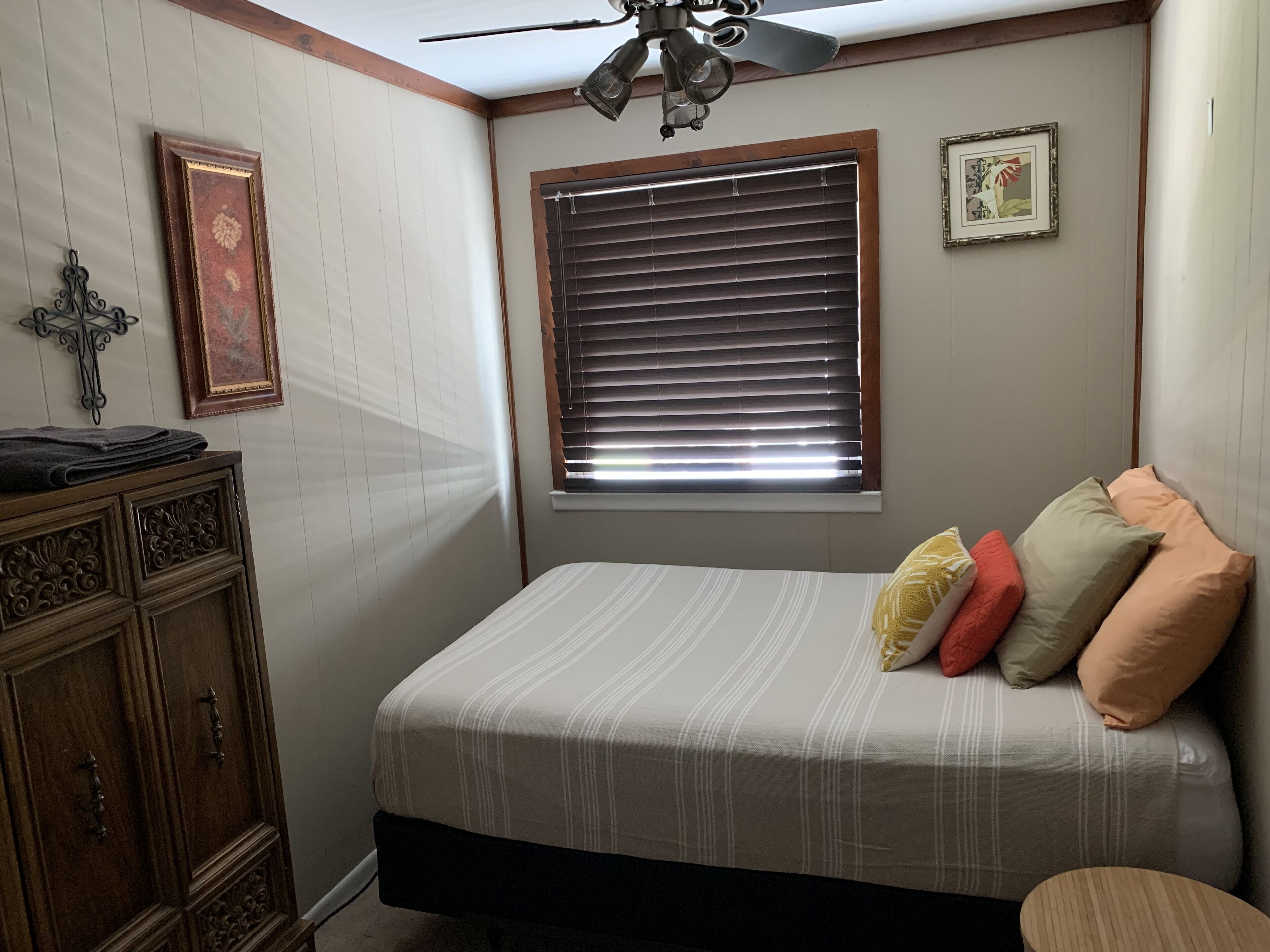 Cozy 2B 1B House in Swarthmore, with Parking!