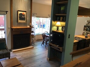 المنشأة من الداخل