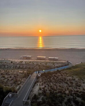 Playa privada, sillas reclinables de playa