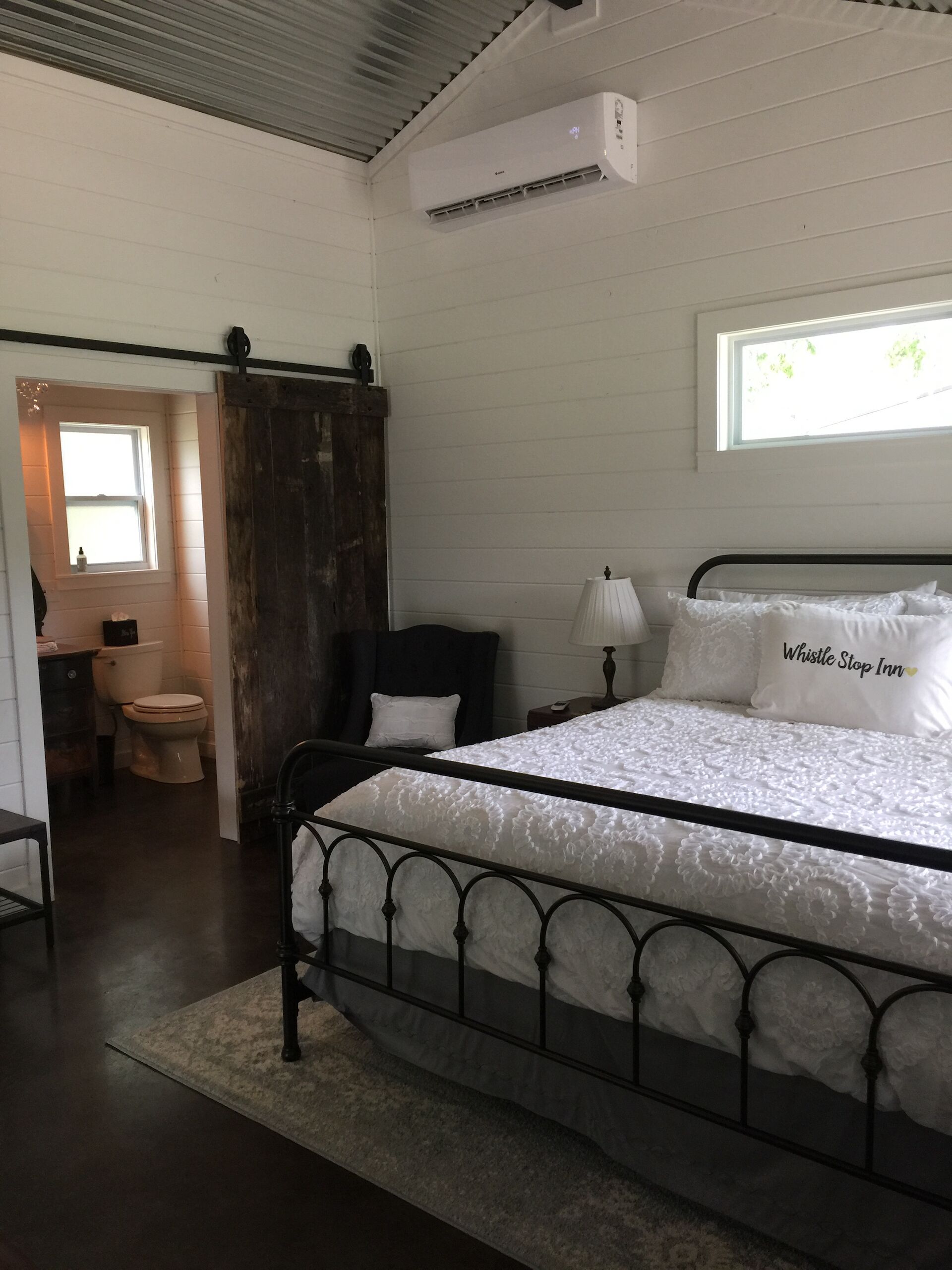 Private cottage situated on 6.5 acres, beautiful sunrises, pond, fishing & more.