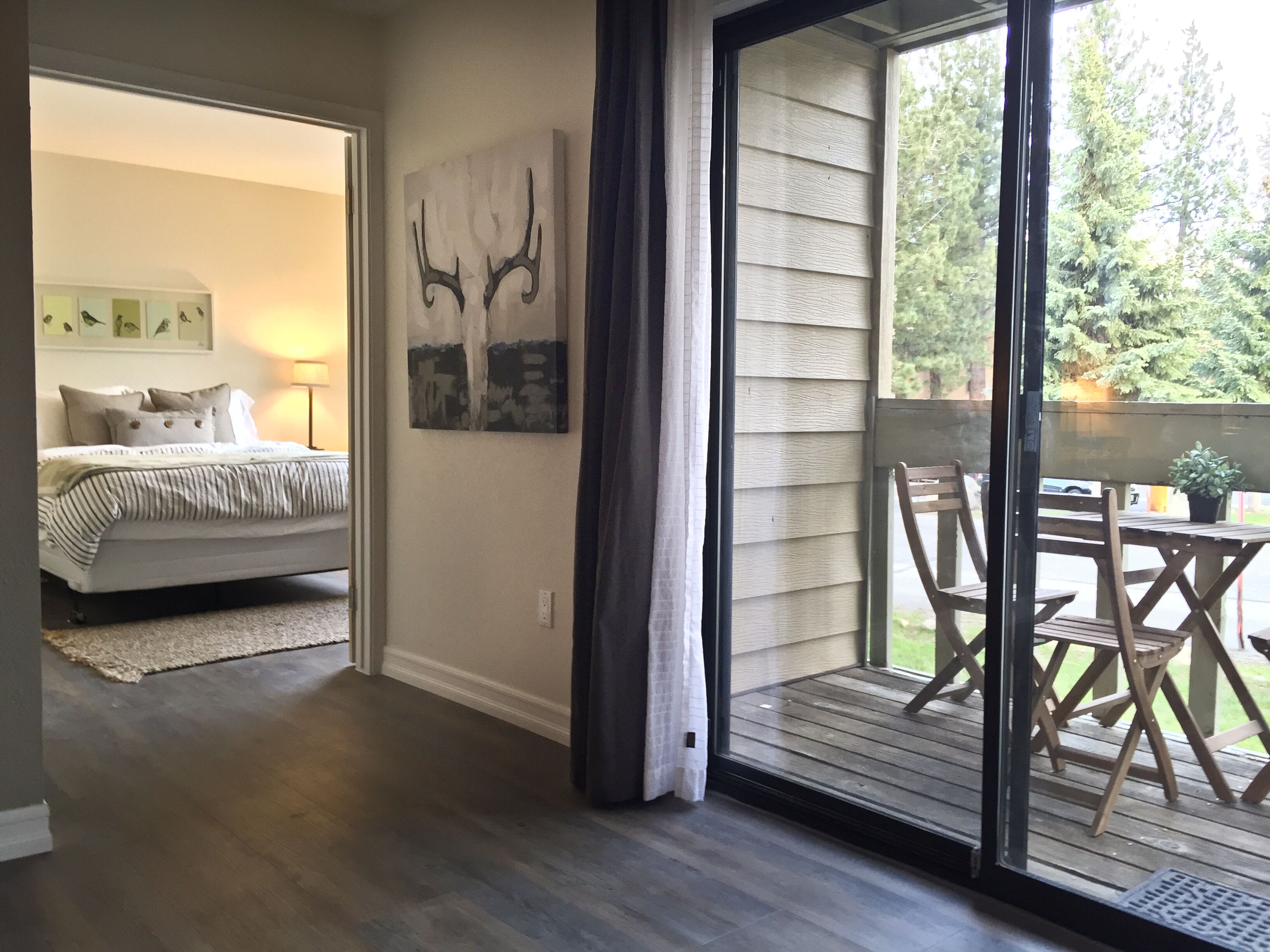 Awesome Deal on Beautiful Remodeled 2 Bedroom! Great Location, View, Pool & Spa!