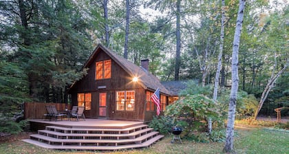 Classic and adorable Maine camp on North Pond in the Belgrade Lakes