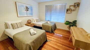 3 bedrooms, iron/ironing board, travel crib, bed sheets