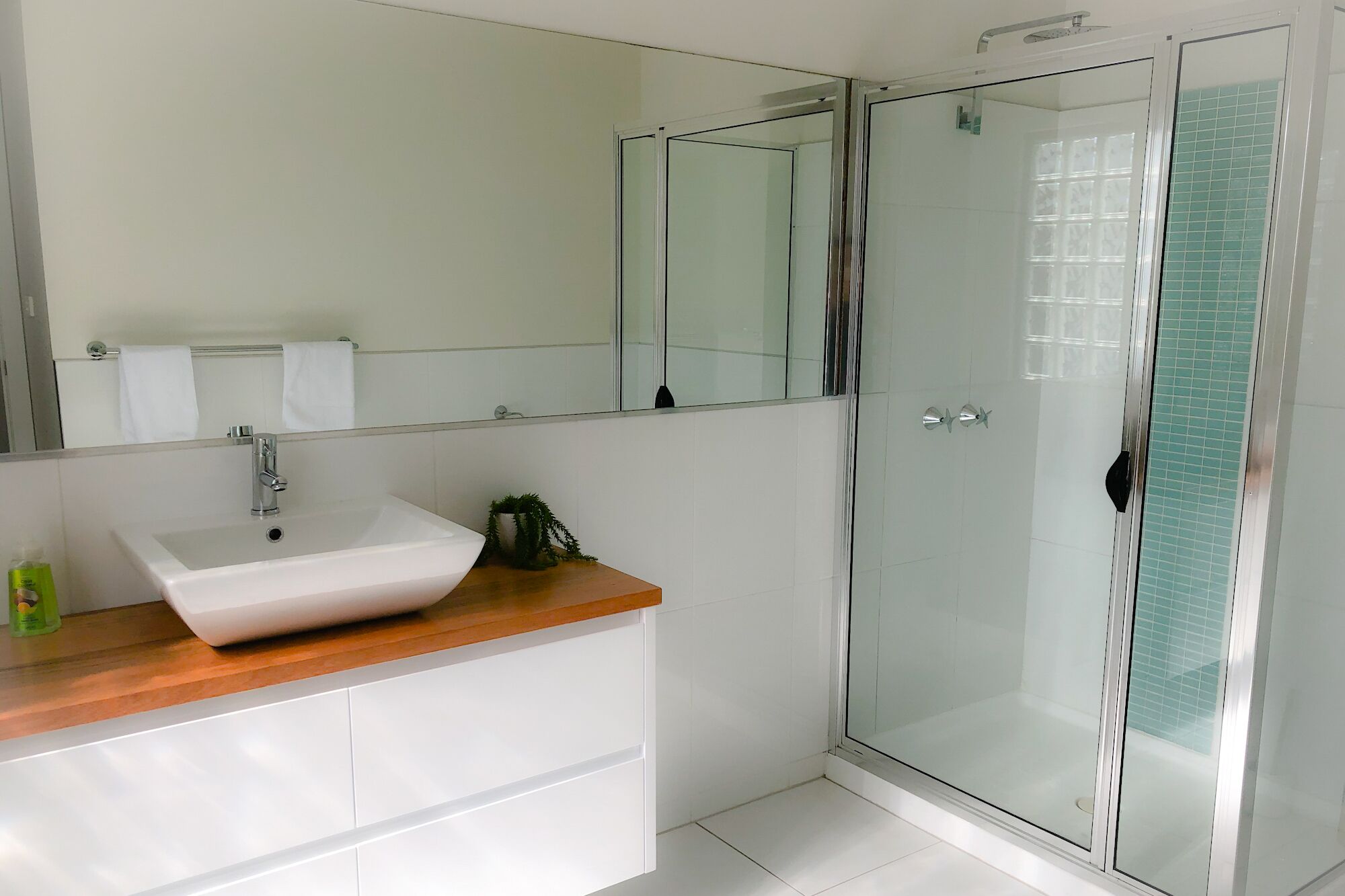 BAY OF FIRES BEACH SHACK Modern House@ Binalong Bay  — image 20