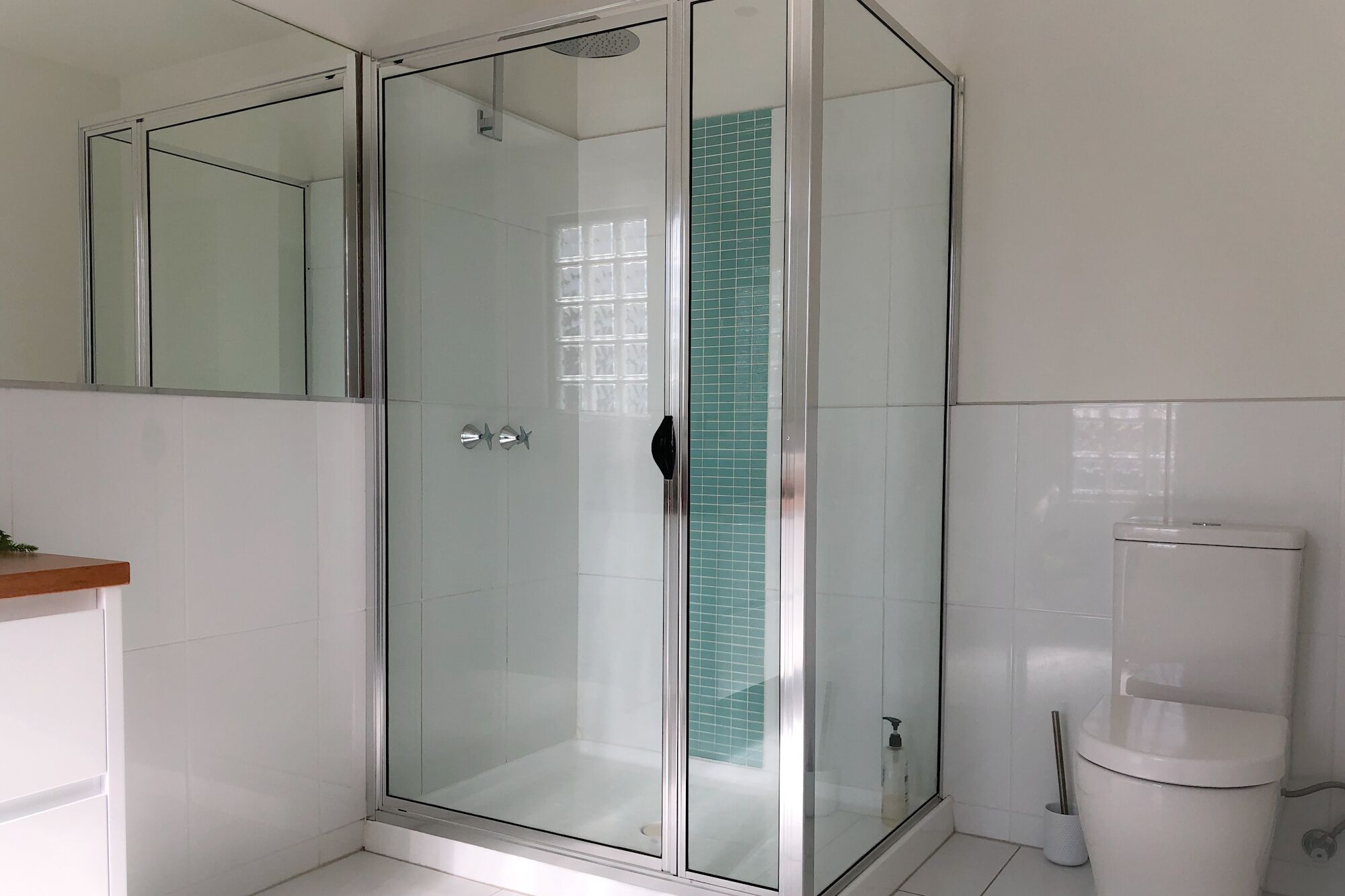 BAY OF FIRES BEACH SHACK Modern House@ Binalong Bay  — image 22