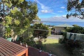 Property grounds - BAY OF FIRES BEACH SHACK Modern House@ Binalong Bay  (Binalong Bay)