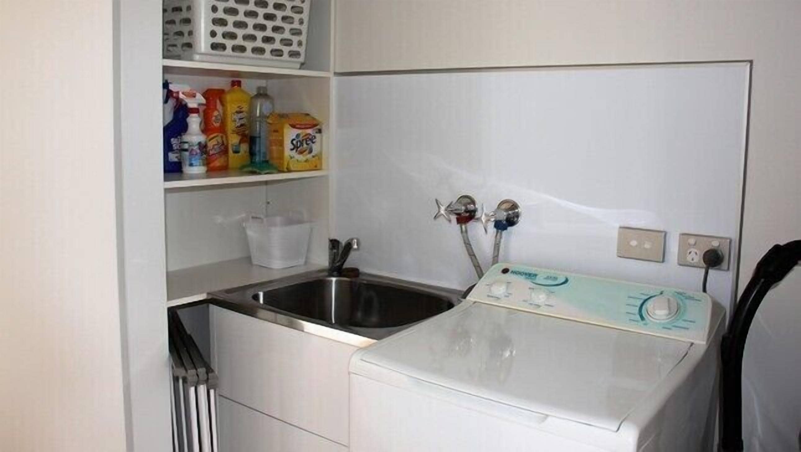 BAY OF FIRES BEACH SHACK Modern House@ Binalong Bay  — image 8