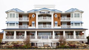 Unclassified image, 3 of 17, button -  Cozy 2 bedroom Apartment Half block to beach, Front deck, Fenced in backyard. (Ship Bottom)