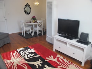 Télévision, lecteur de DVD, chaßne hi-fi