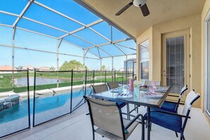 Dining - Disney Area Villa, 5 BDRM in Gated Aviana Resort with Pool, Spa, Wi-Fi (Davenport)