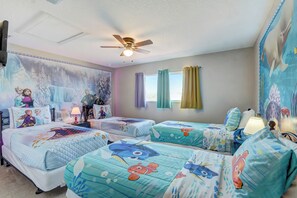 5 bedrooms, iron/ironing board, WiFi, bed sheets - Disney Area Villa, 5 BDRM in Gated Aviana Resort with Pool, Spa, Wi-Fi (Davenport)