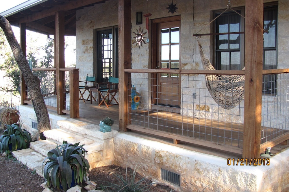 Hill Country getaway - Next to Hamilton Pool