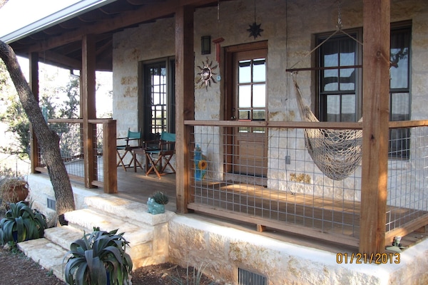 Cypress Creek Retreat - Far from the madding crowd, still close to Austin.