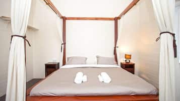 4 bedrooms, iron/ironing board, travel cot, WiFi