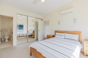 5 Schlafzimmer, Bügeleisen/Bügelbrett, WLAN