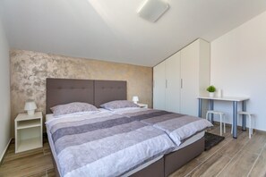 2 bedrooms, in-room safe, iron/ironing board, free WiFi - Family Apartment nr 1 in Villa FE (Malinska)