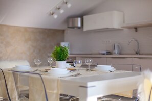Fridge, microwave, oven, dishwasher - Family Apartment nr 1 in Villa FE (Malinska)