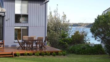 屋外ダイニングエリア