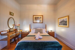 10 chambres, fer et planche à repasser, draps fournis