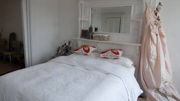 2 chambres, fer et planche Ă repasser, Wi-Fi gratuit, draps fournis